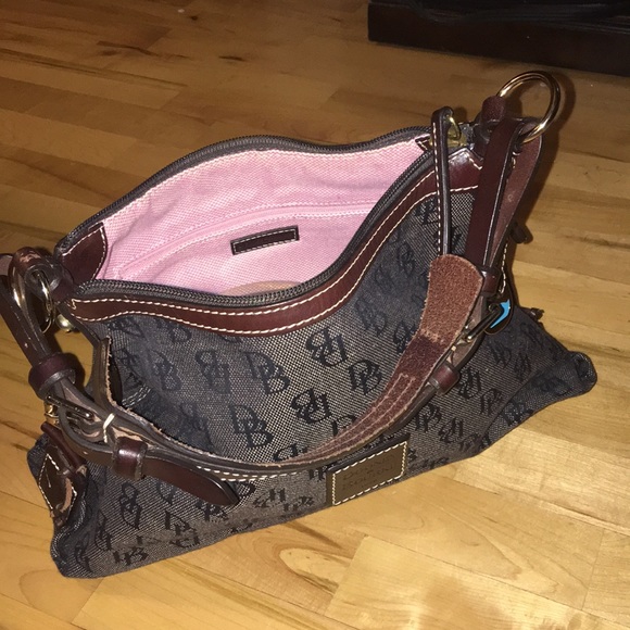 Dooney and Bourke Shoulder Bag - Picture 4 of 5
